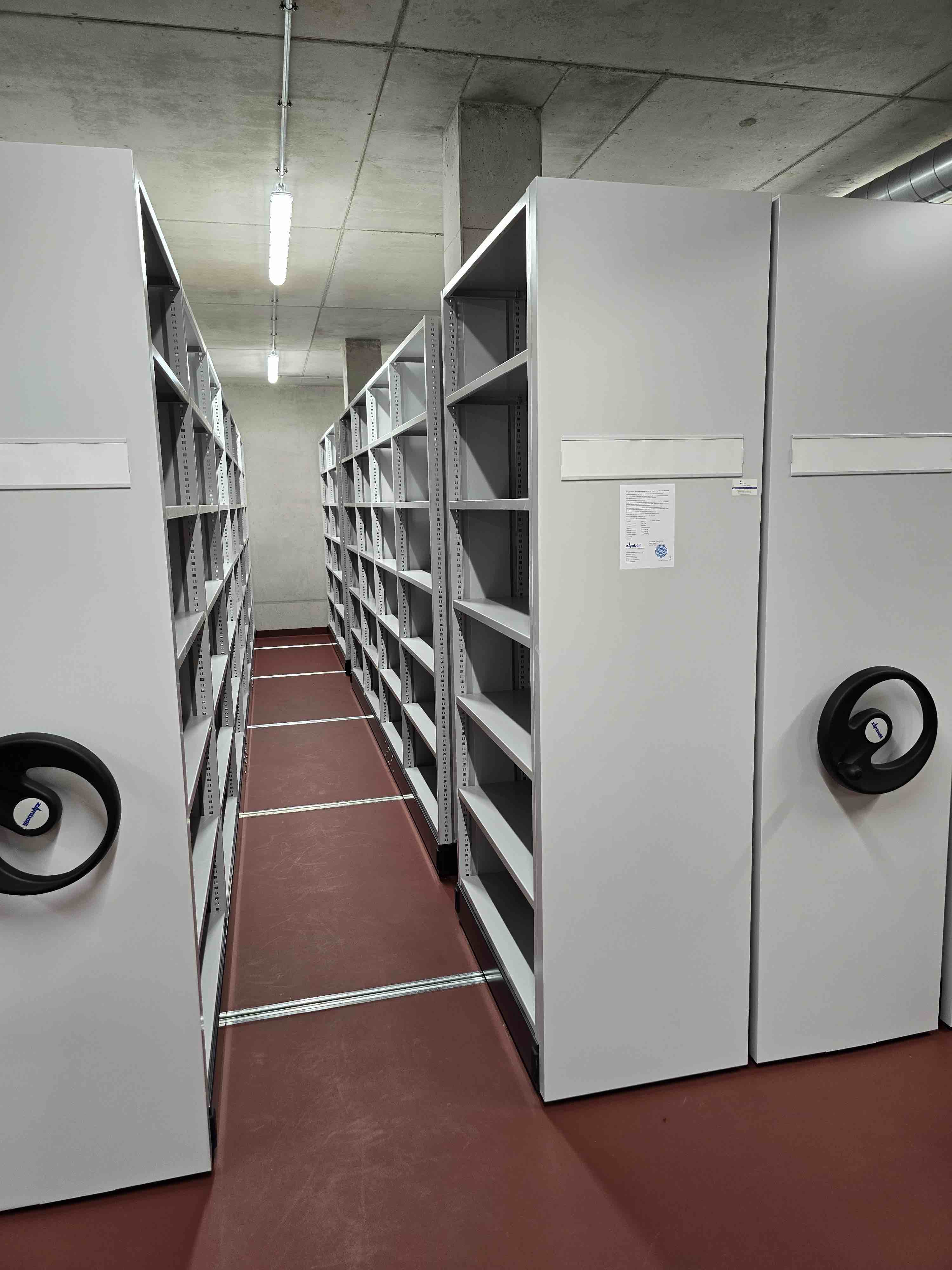 Fahrbares Archivregal